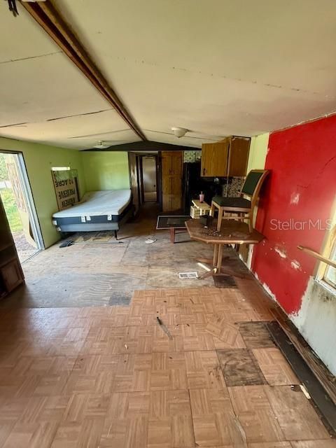 待售: $69,900 (2 贝兹, 1 浴室, 784 平方英尺)