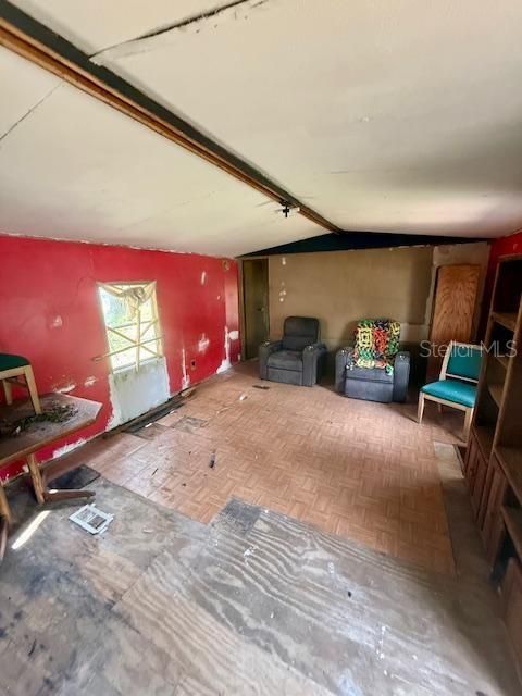 待售: $69,900 (2 贝兹, 1 浴室, 784 平方英尺)