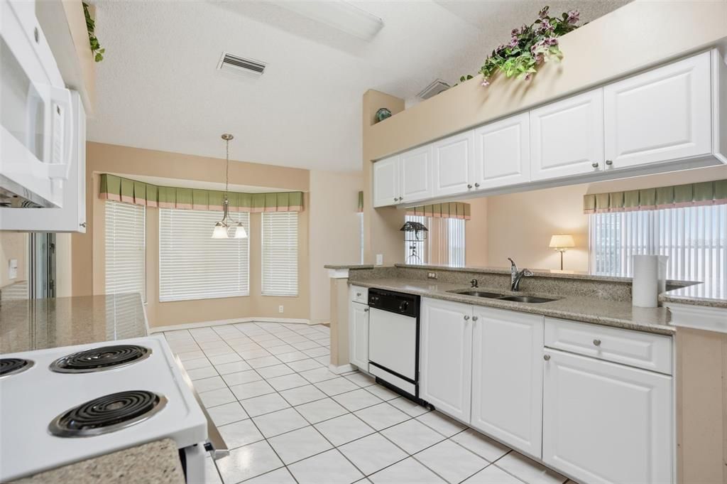 На продажу: $284,500 (2 спален, 2 ванн, 1788 Квадратных фут)