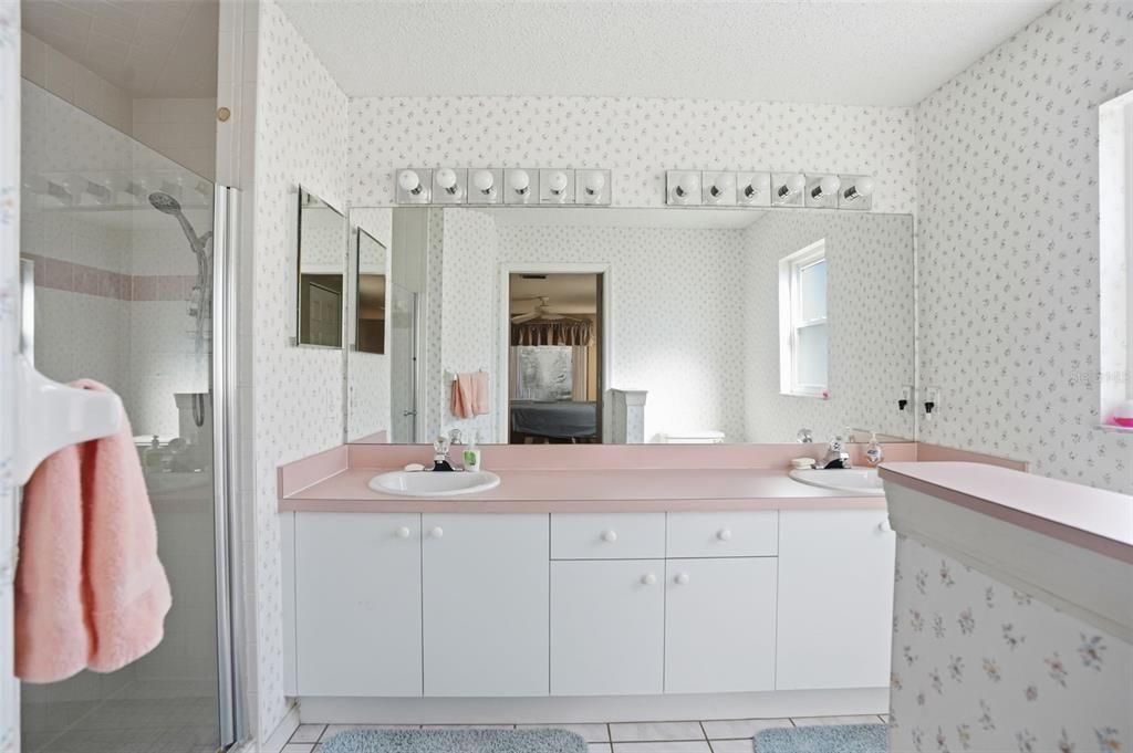 На продажу: $284,500 (2 спален, 2 ванн, 1788 Квадратных фут)