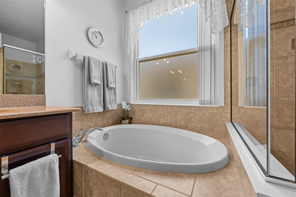 For Sale: $559,000 (3 beds, 2 baths, 2042 Square Feet)