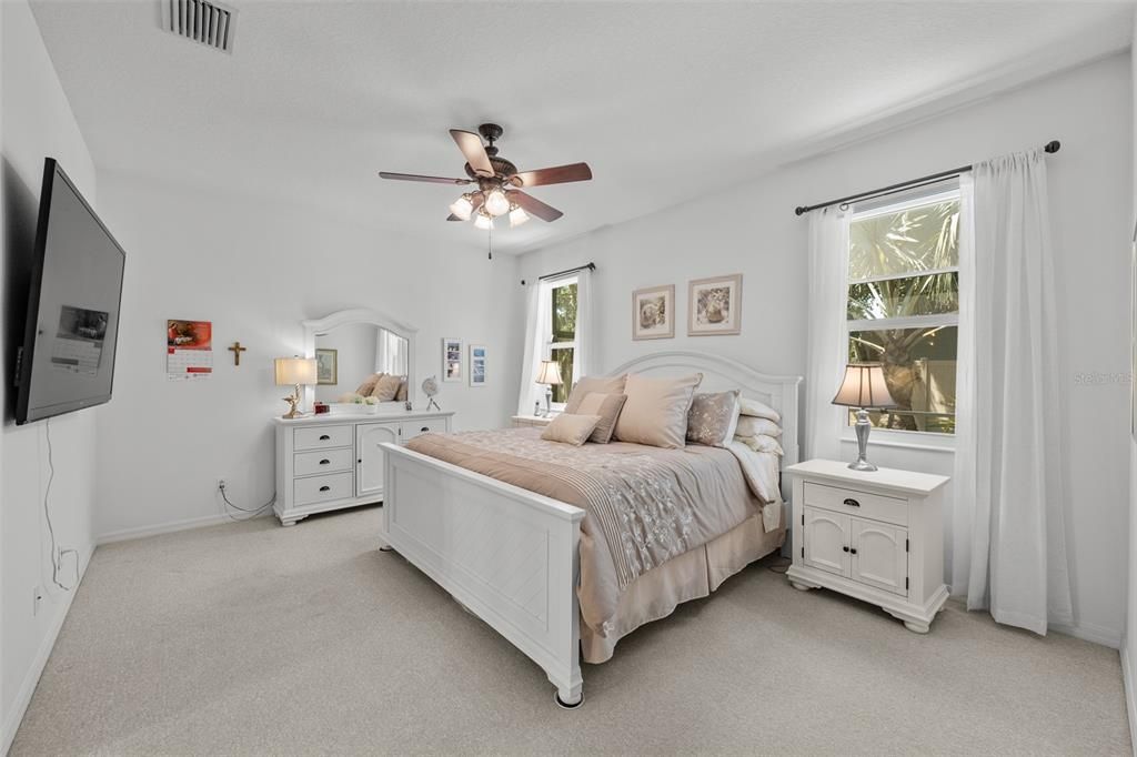 For Sale: $559,000 (3 beds, 2 baths, 2042 Square Feet)