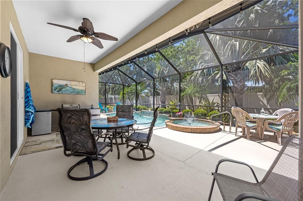 For Sale: $559,000 (3 beds, 2 baths, 2042 Square Feet)