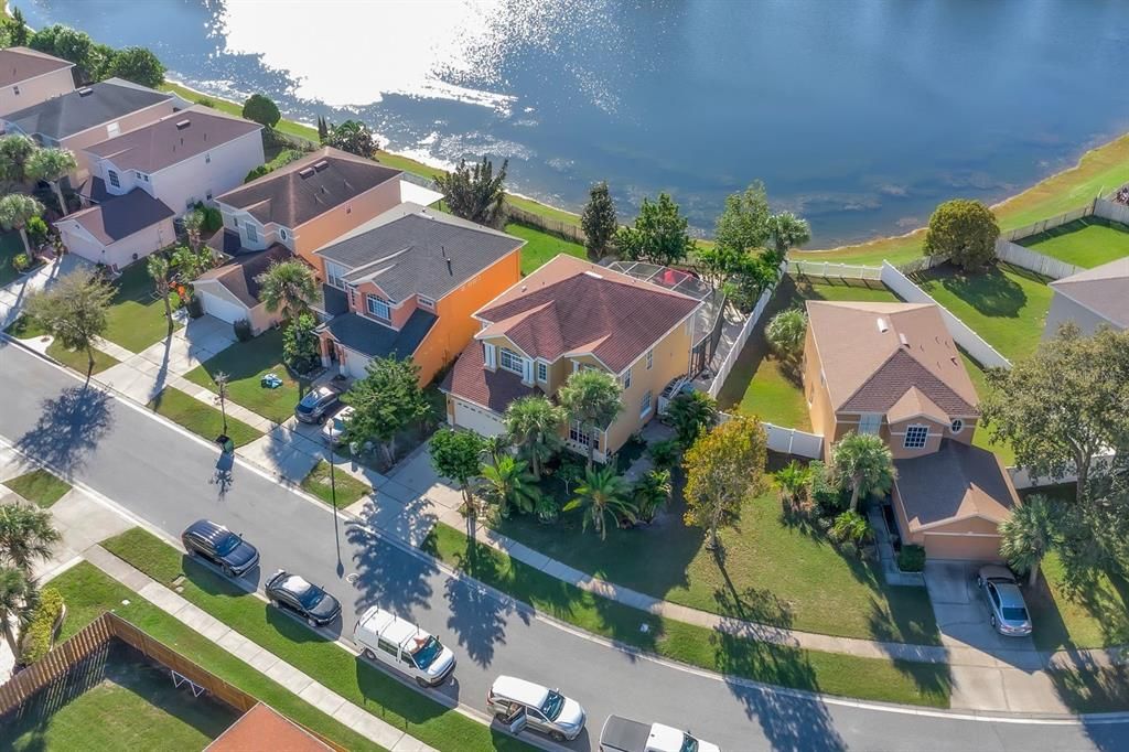 Под контрактом: $2,995 (4 спален, 2 ванн, 2095 Квадратных фут)