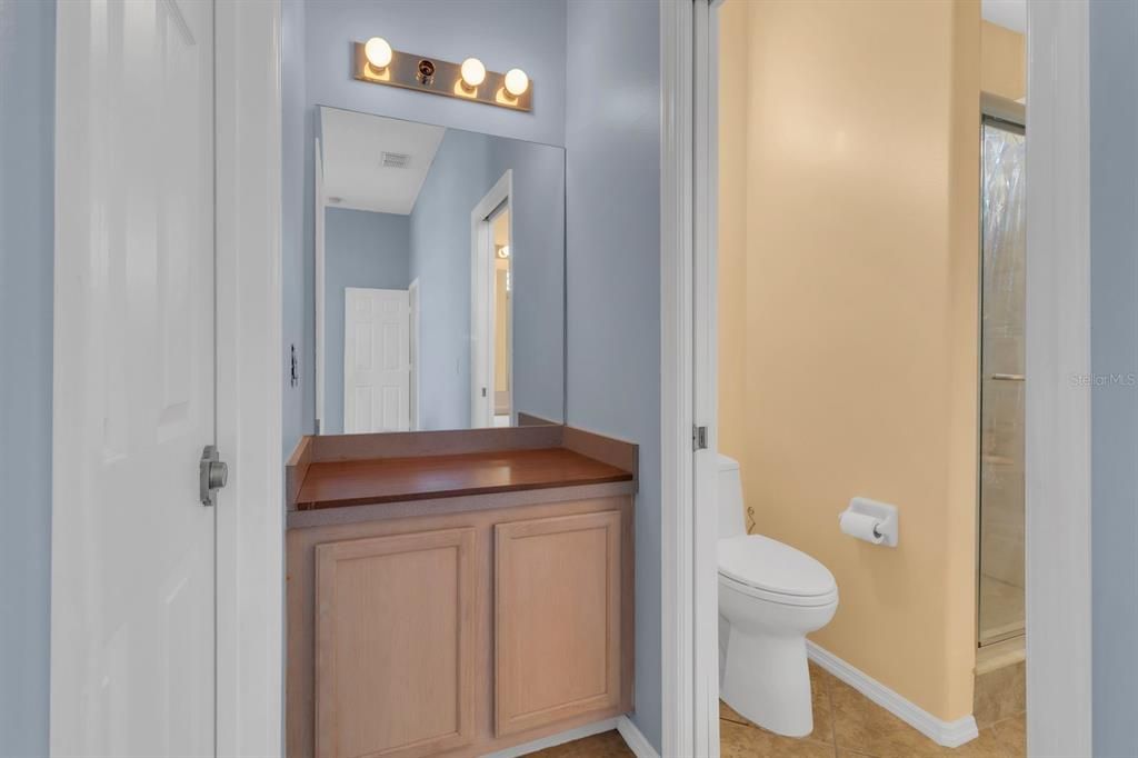 Под контрактом: $2,995 (4 спален, 2 ванн, 2095 Квадратных фут)