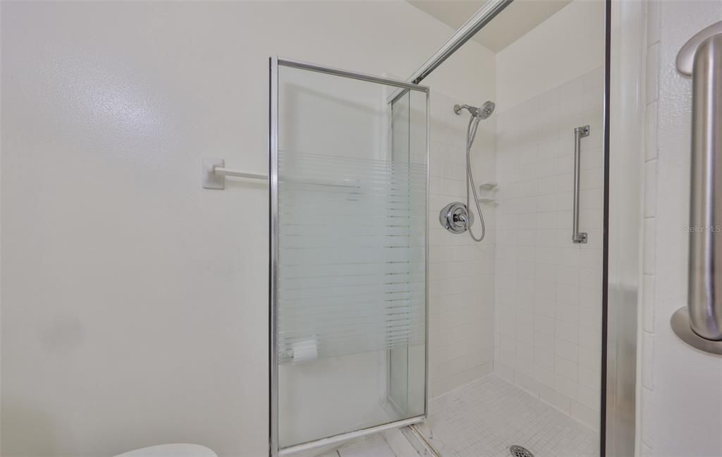 待售: $129,000 (2 贝兹, 2 浴室, 960 平方英尺)