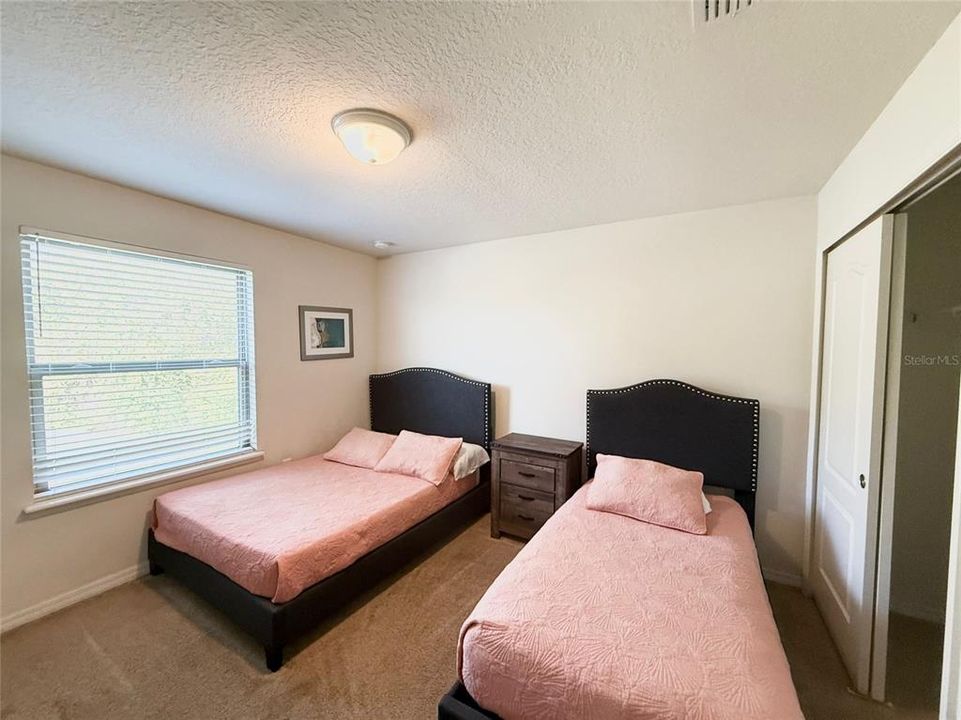 Под контрактом: $639,000 (9 спален, 6 ванн, 4391 Квадратных фут)