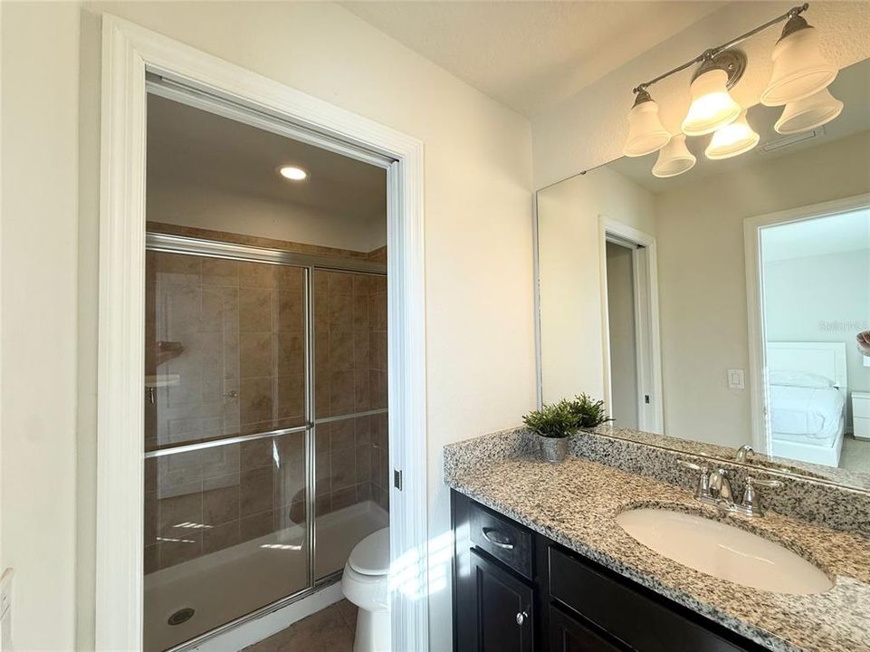 Под контрактом: $639,000 (9 спален, 6 ванн, 4391 Квадратных фут)