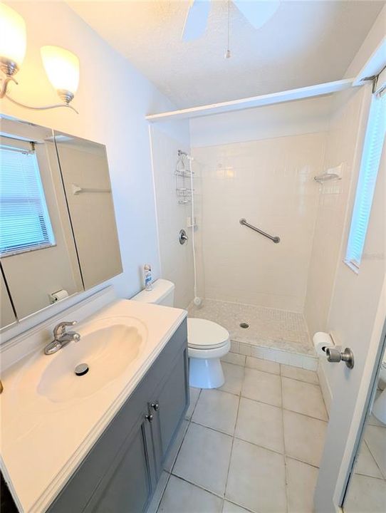 Active With Contract: $239,900 (2 beds, 2 baths, 1589 Square Feet)