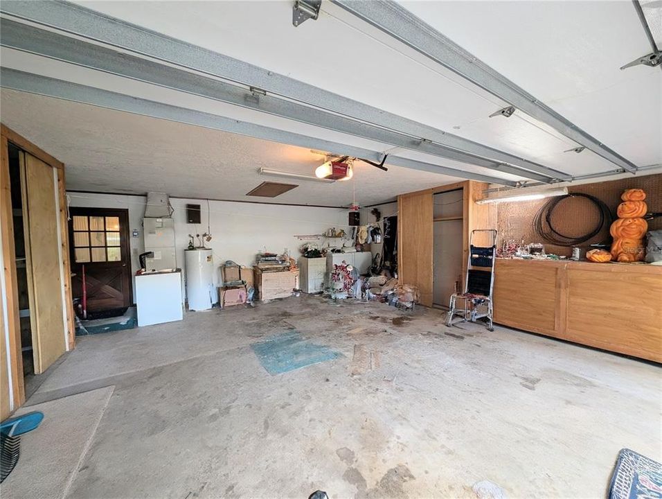 Active With Contract: $239,900 (2 beds, 2 baths, 1589 Square Feet)