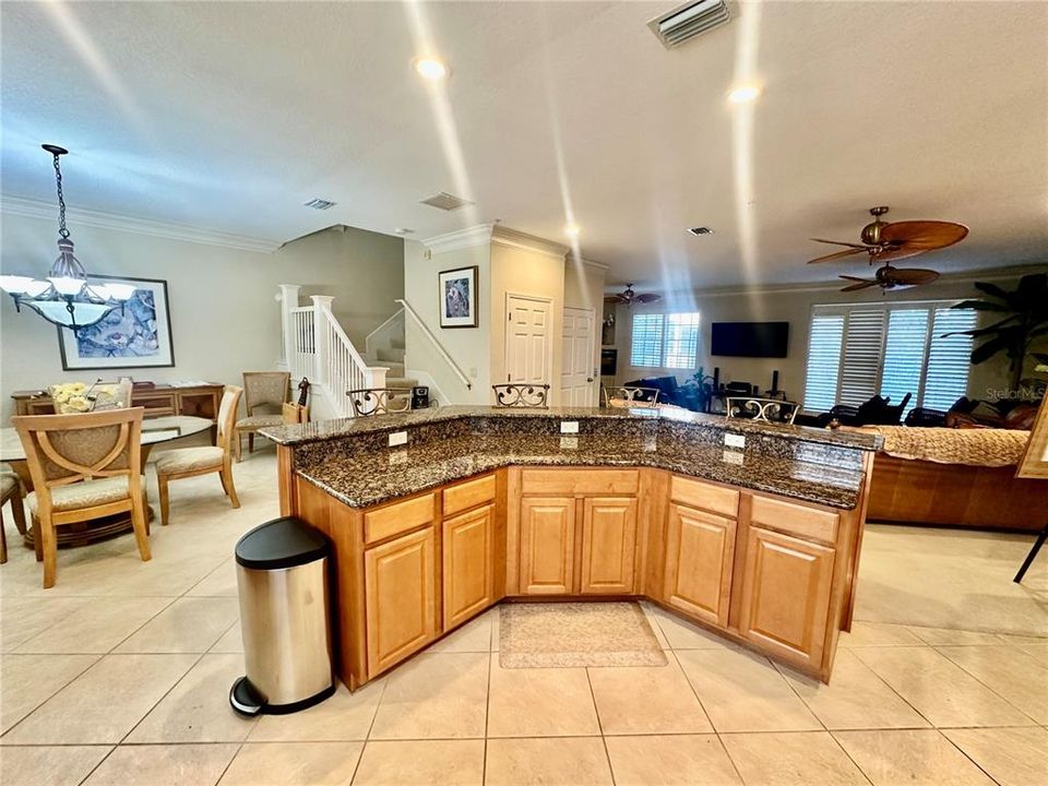 En Renta: $4,500 (3 camas, 2 baños, 2415 Pies cuadrados)