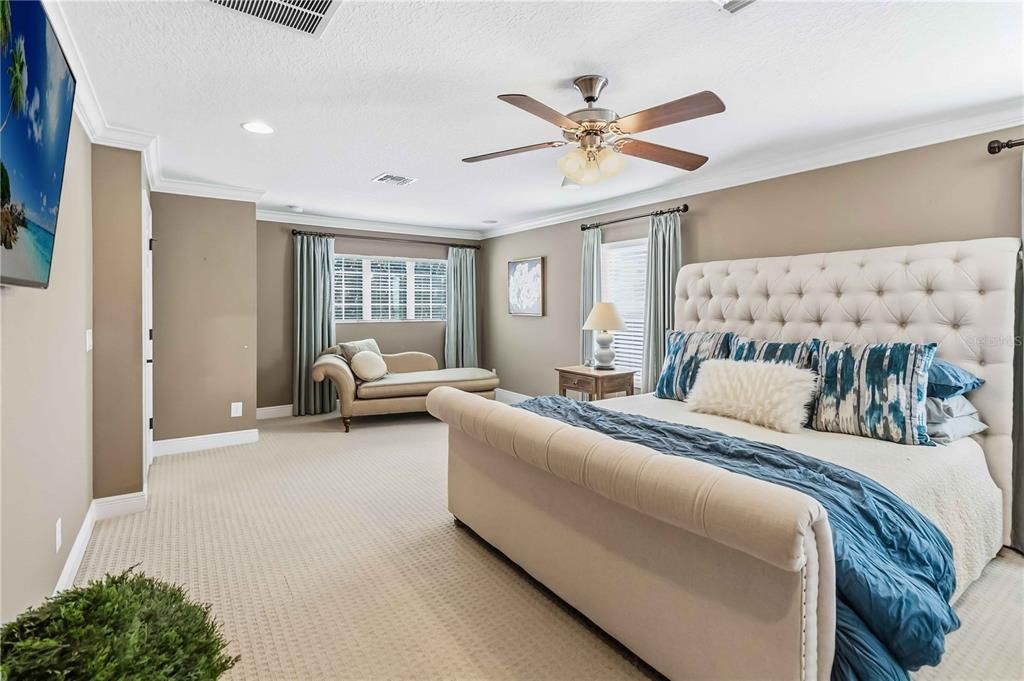 For Sale: $929,000 (5 beds, 3 baths, 4898 Square Feet)