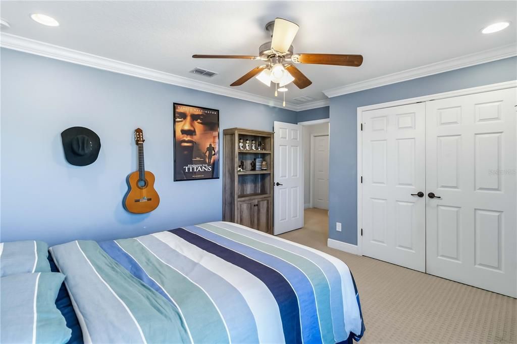 For Sale: $929,000 (5 beds, 3 baths, 4898 Square Feet)