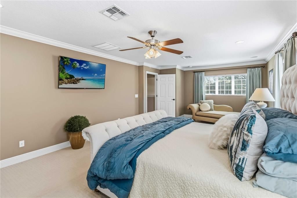 For Sale: $929,000 (5 beds, 3 baths, 4898 Square Feet)