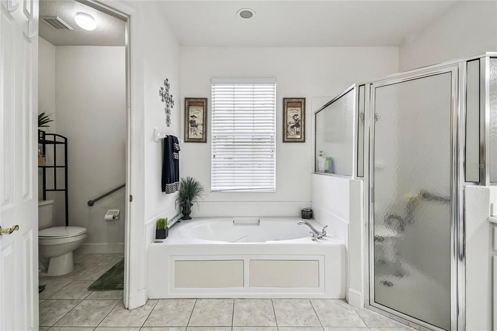 Под контрактом: $369,900 (3 спален, 2 ванн, 2141 Квадратных фут)