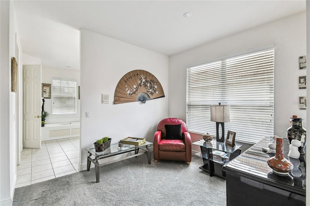 Под контрактом: $369,900 (3 спален, 2 ванн, 2141 Квадратных фут)