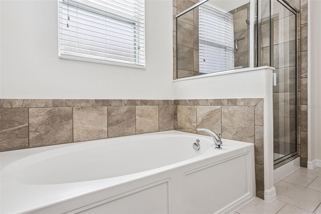 Active With Contract: $529,995 (4 beds, 2 baths, 2530 Square Feet)