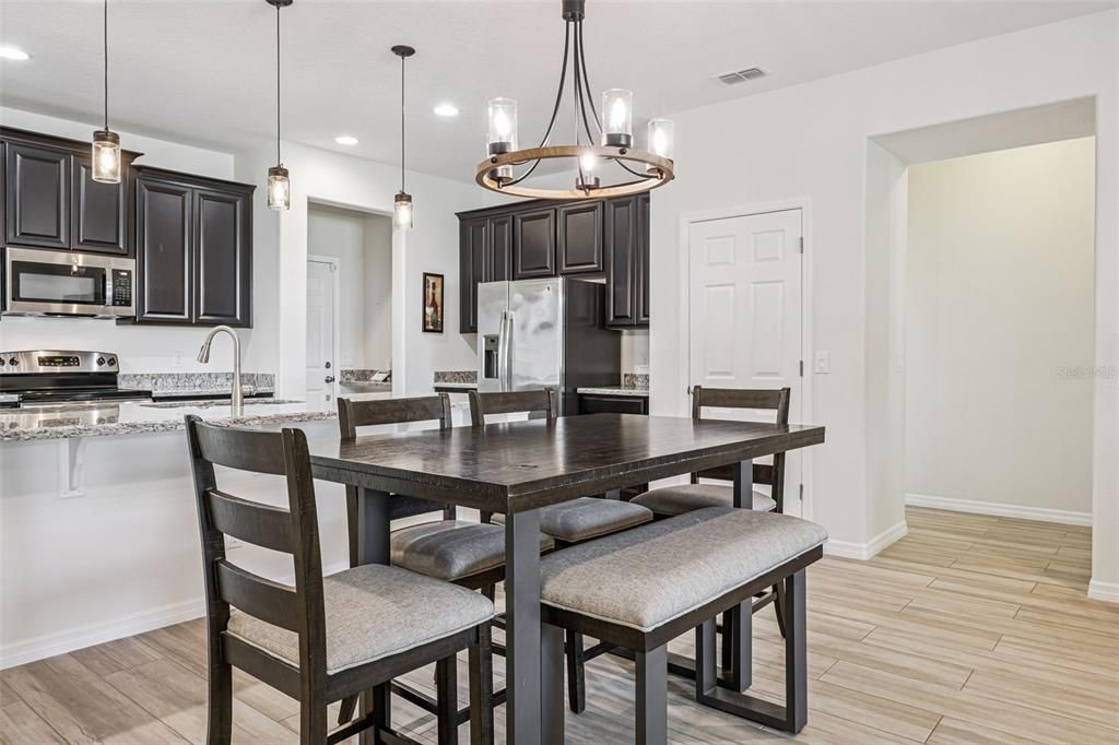 Active With Contract: $529,995 (4 beds, 2 baths, 2530 Square Feet)