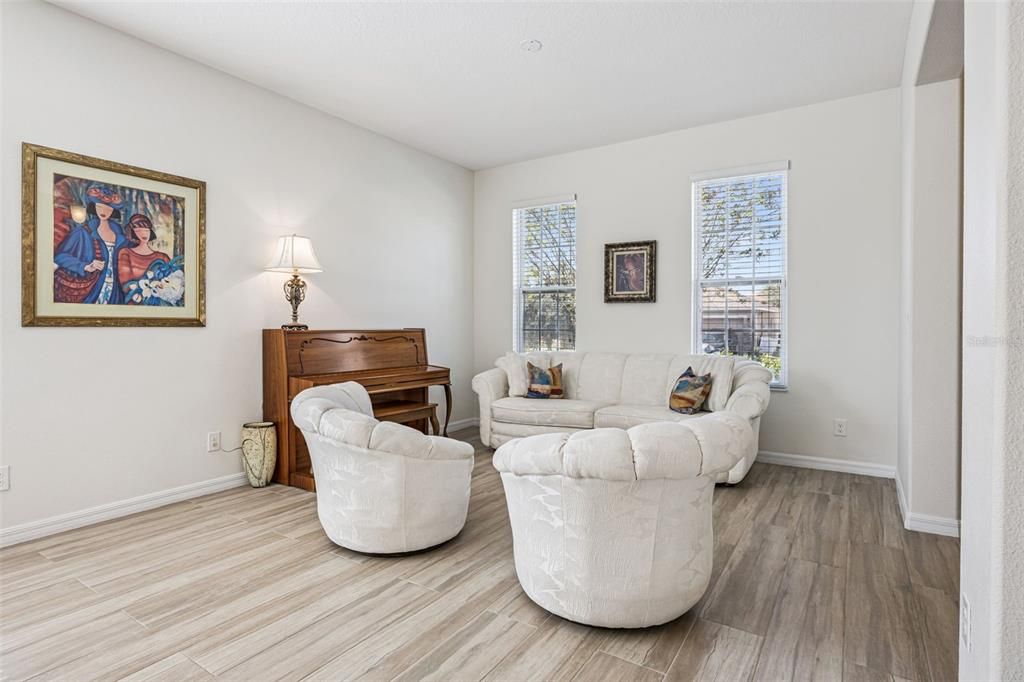 Active With Contract: $529,995 (4 beds, 2 baths, 2530 Square Feet)