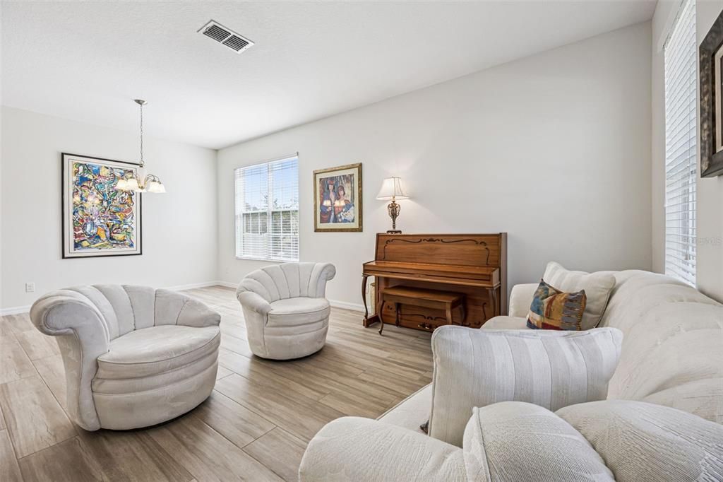 Active With Contract: $529,995 (4 beds, 2 baths, 2530 Square Feet)