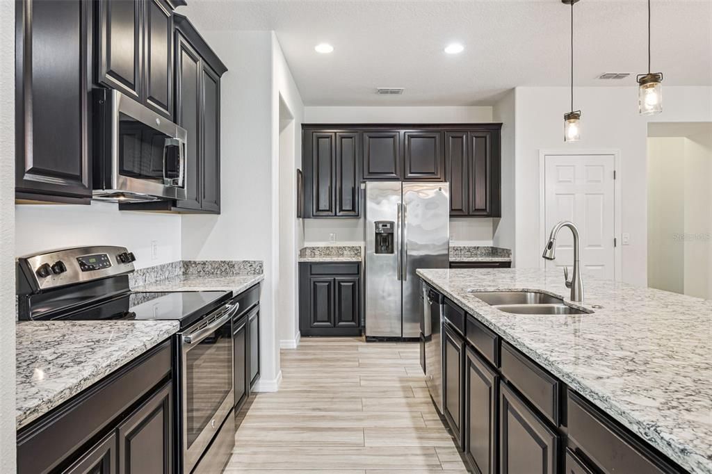Active With Contract: $529,995 (4 beds, 2 baths, 2530 Square Feet)