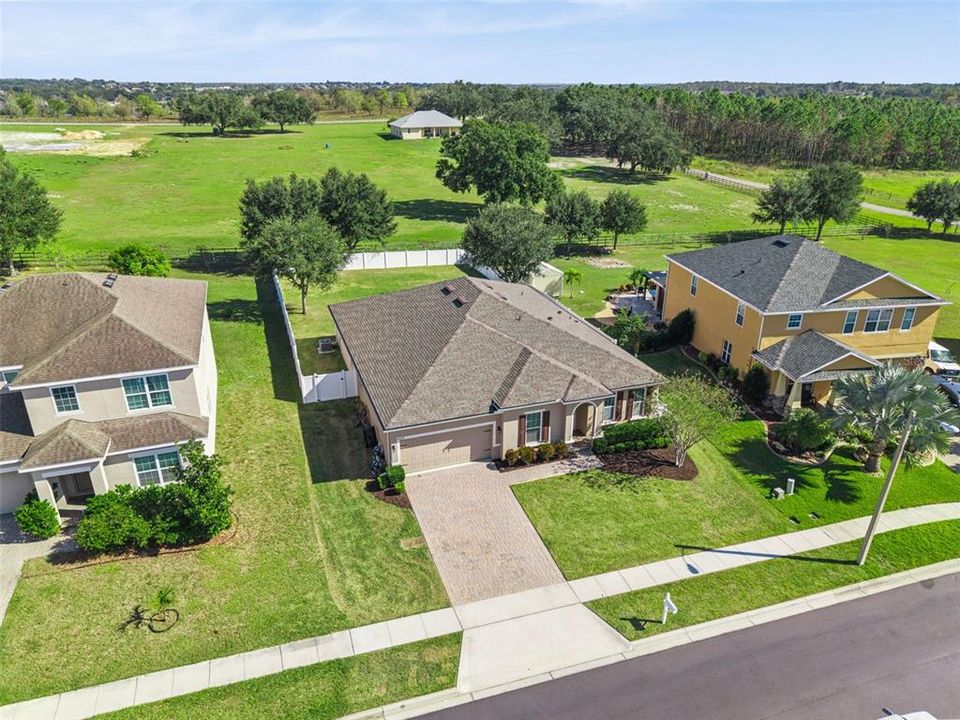 Active With Contract: $529,995 (4 beds, 2 baths, 2530 Square Feet)