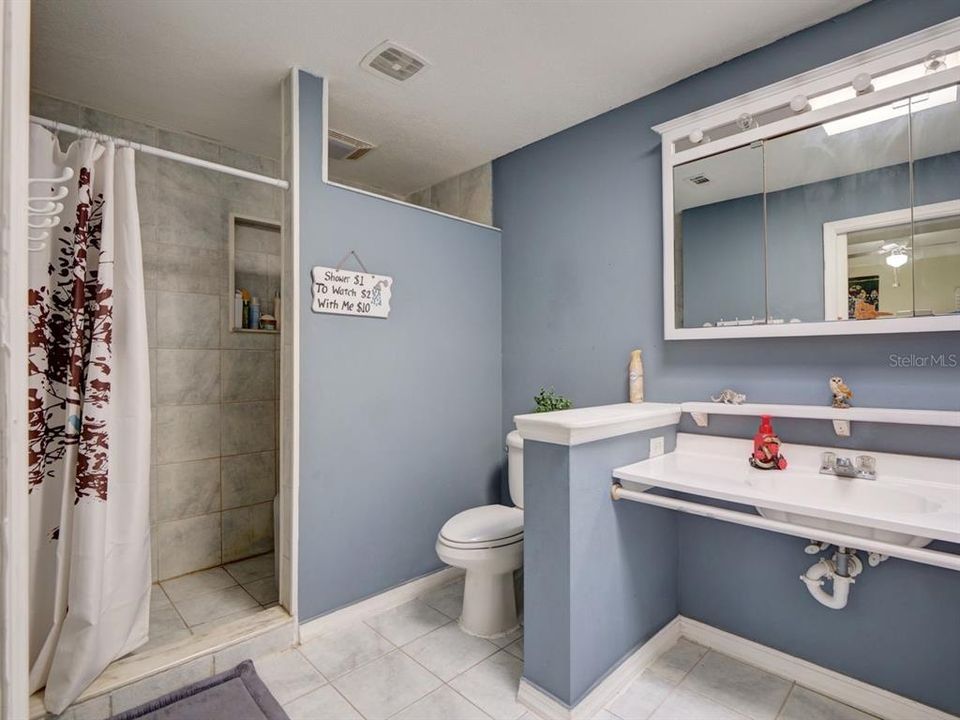 待售: $400,000 (4 贝兹, 3 浴室, 1892 平方英尺)