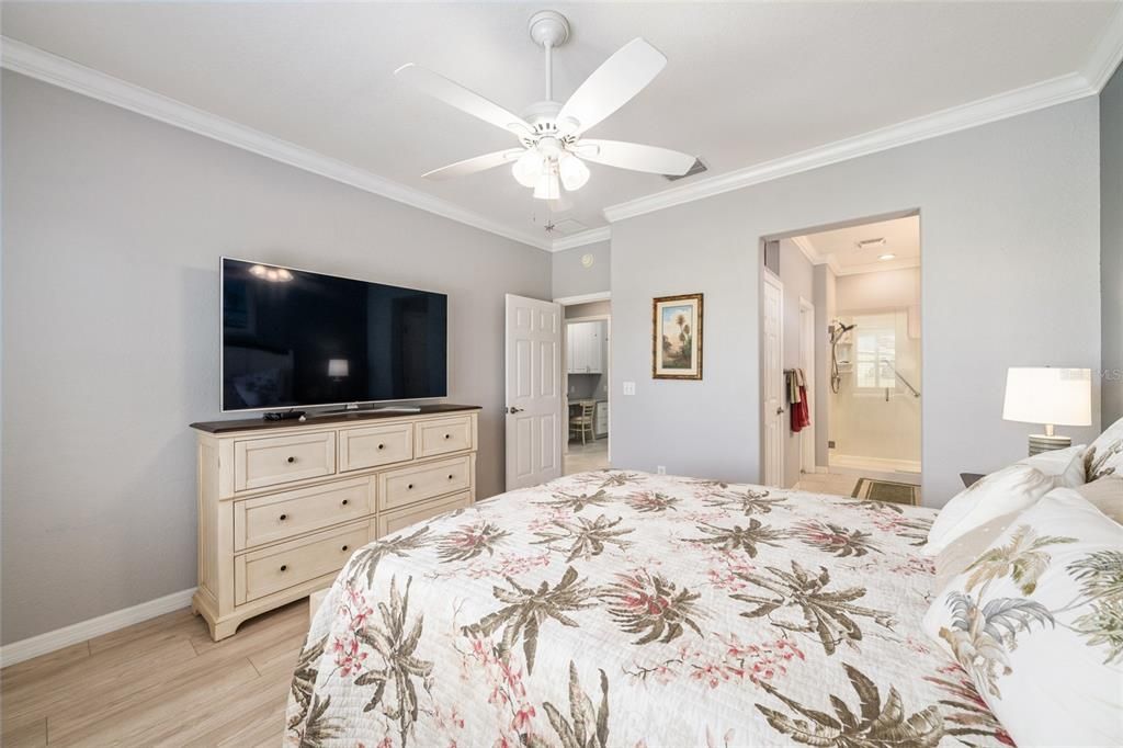 Active With Contract: $314,900 (2 beds, 2 baths, 1244 Square Feet)