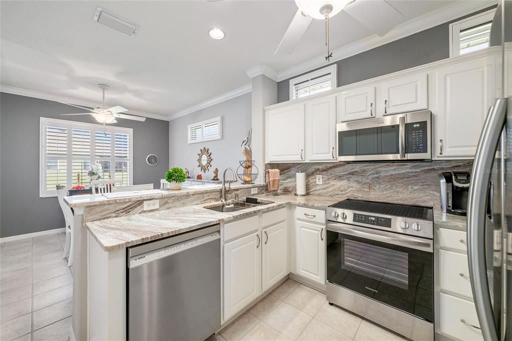 Active With Contract: $314,900 (2 beds, 2 baths, 1244 Square Feet)