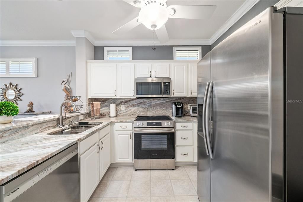 Active With Contract: $314,900 (2 beds, 2 baths, 1244 Square Feet)