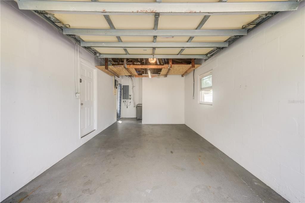 For Rent: $3,250 (2 beds, 2 baths, 984 Square Feet)