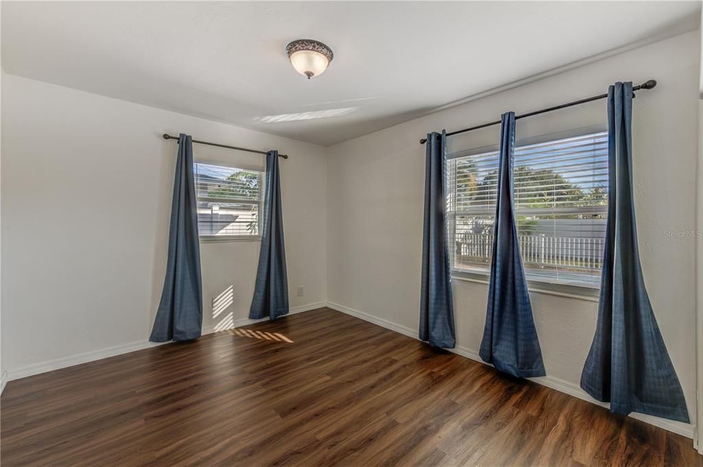 For Rent: $3,250 (2 beds, 2 baths, 984 Square Feet)