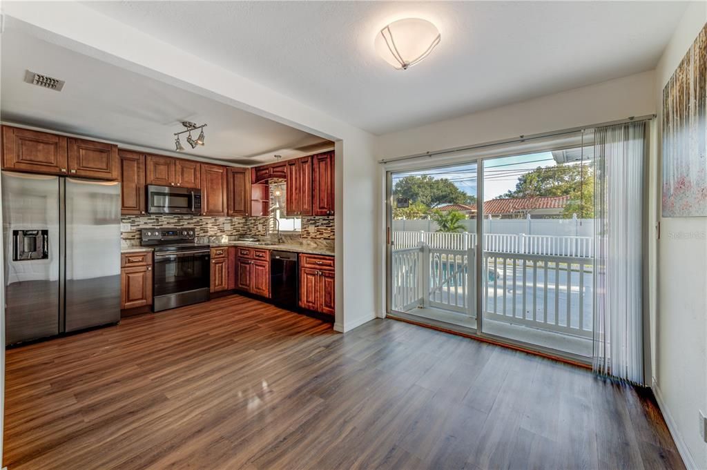 For Rent: $3,250 (2 beds, 2 baths, 984 Square Feet)