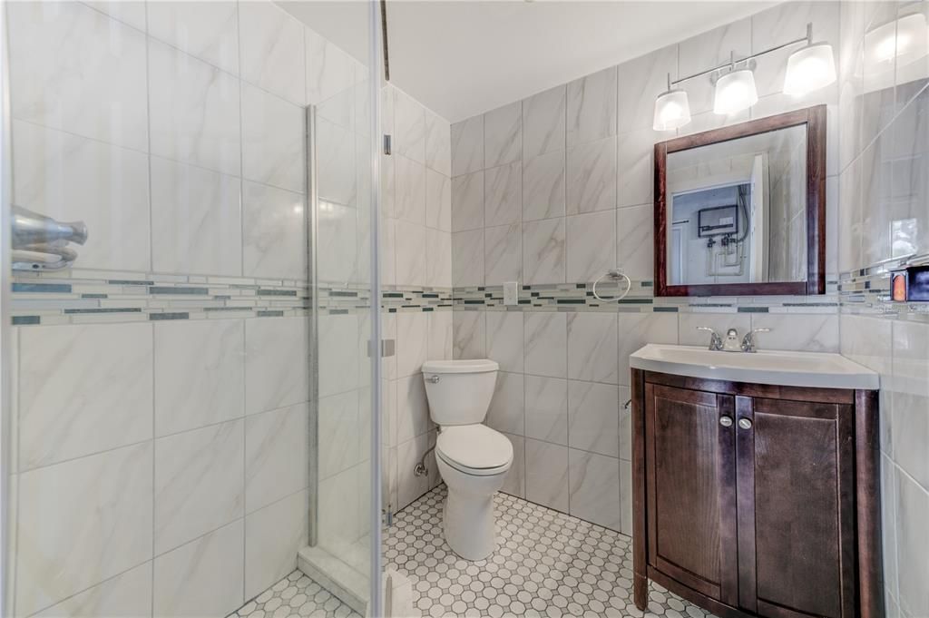 For Rent: $3,250 (2 beds, 2 baths, 984 Square Feet)