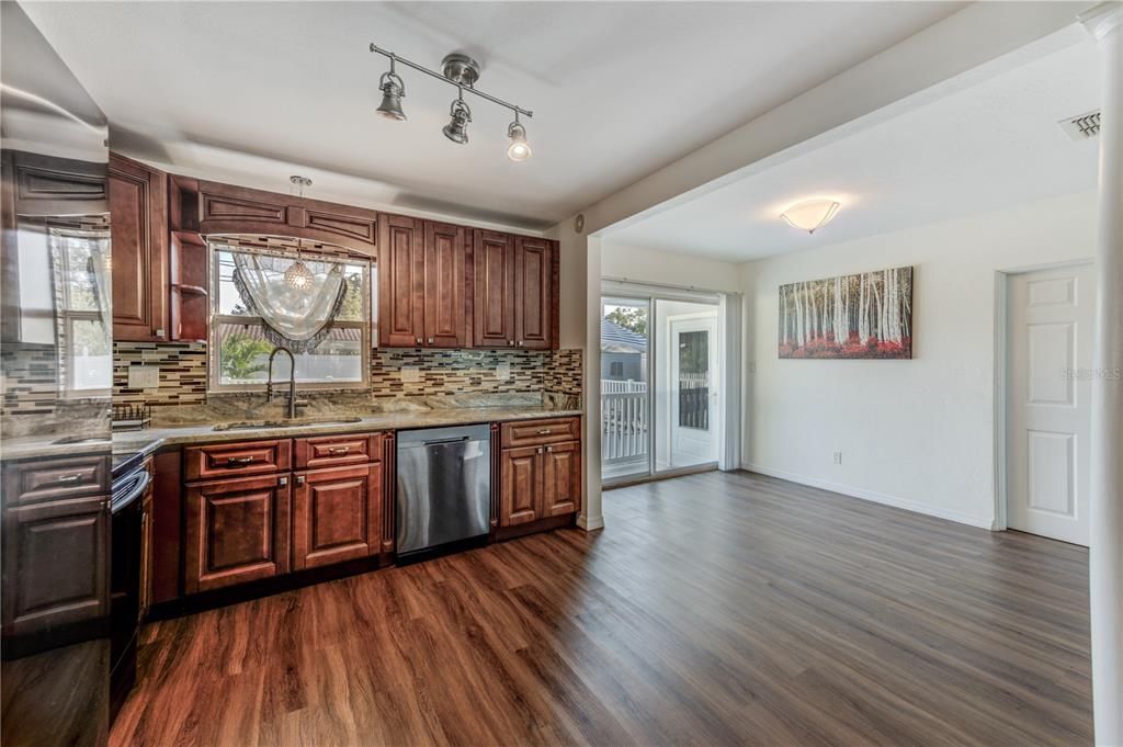 For Rent: $3,250 (2 beds, 2 baths, 984 Square Feet)