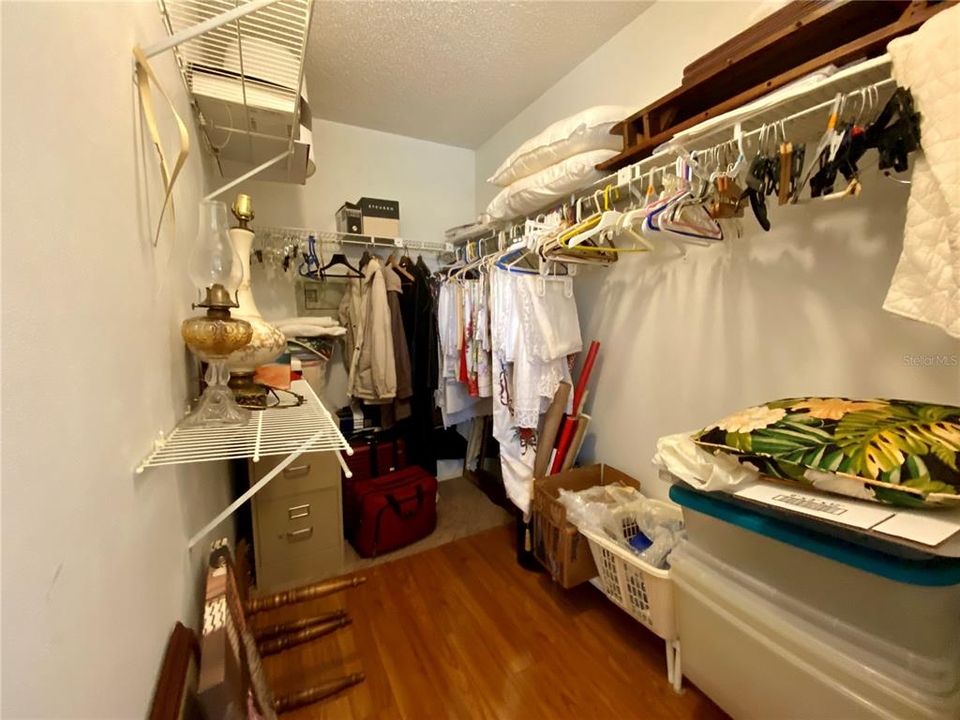 На продажу: $350,000 (2 спален, 2 ванн, 1220 Квадратных фут)