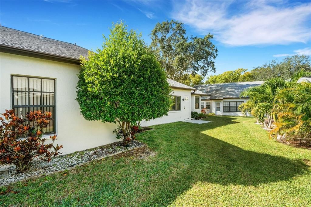 На продажу: $350,000 (2 спален, 2 ванн, 1220 Квадратных фут)