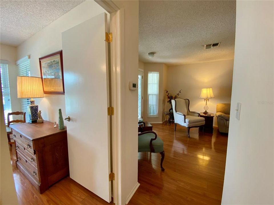 На продажу: $350,000 (2 спален, 2 ванн, 1220 Квадратных фут)