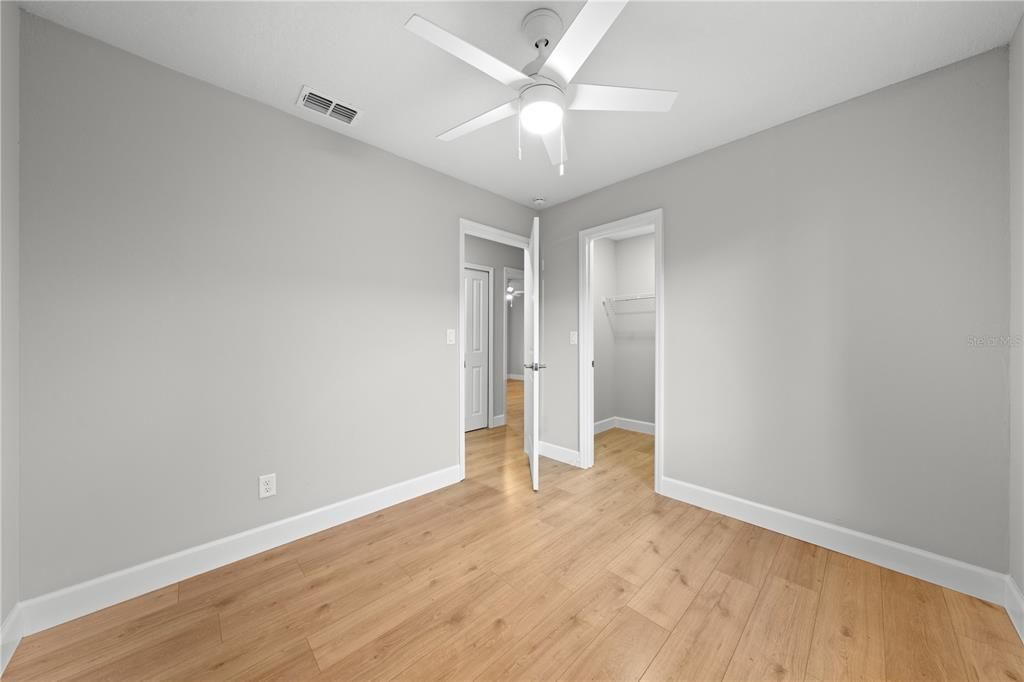 Active With Contract: $295,000 (3 beds, 1 baths, 1001 Square Feet)