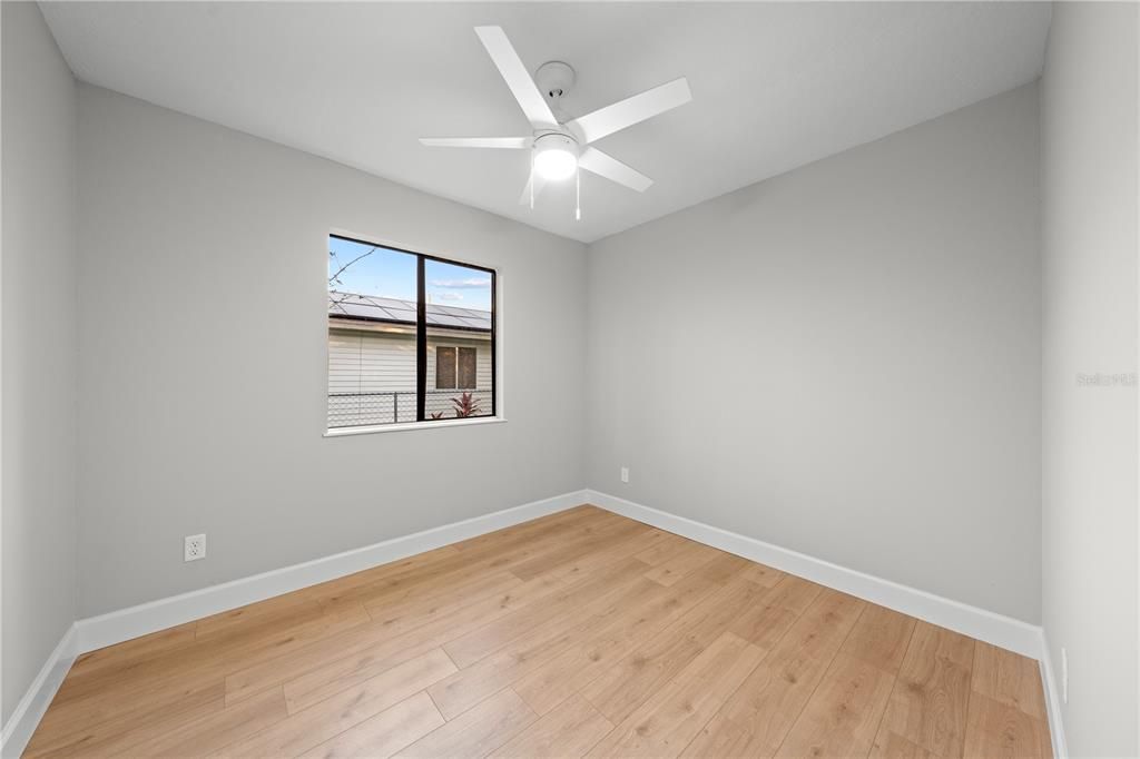 Active With Contract: $295,000 (3 beds, 1 baths, 1001 Square Feet)