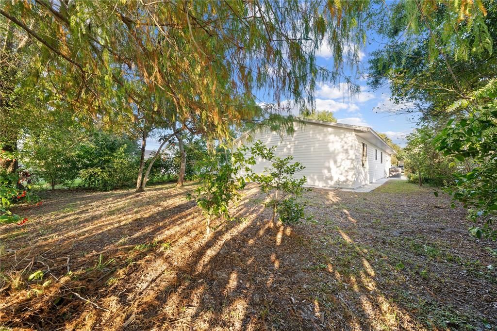 Active With Contract: $295,000 (3 beds, 1 baths, 1001 Square Feet)