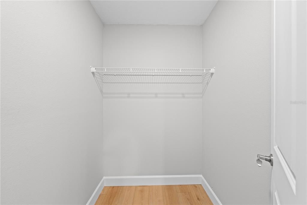 Active With Contract: $295,000 (3 beds, 1 baths, 1001 Square Feet)