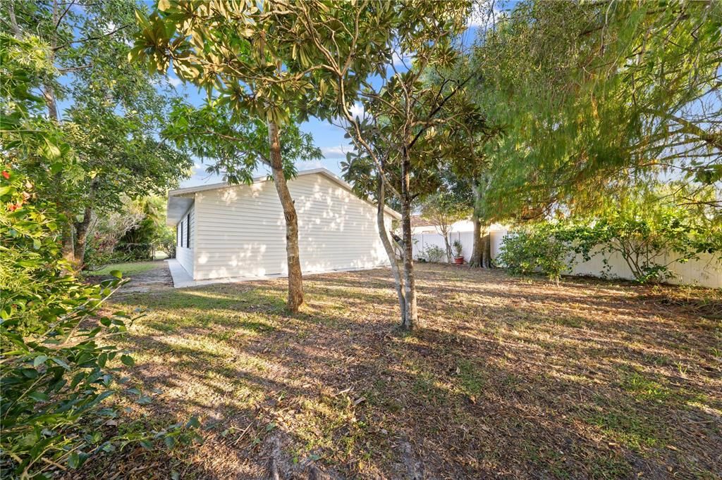 Active With Contract: $295,000 (3 beds, 1 baths, 1001 Square Feet)