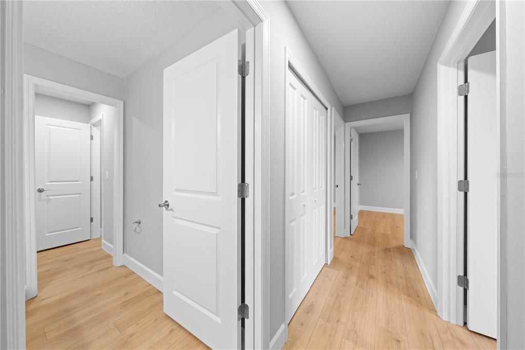 Active With Contract: $295,000 (3 beds, 1 baths, 1001 Square Feet)