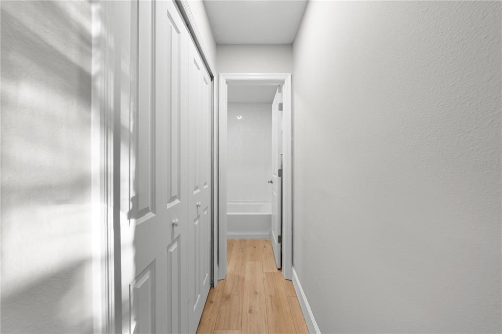 Active With Contract: $295,000 (3 beds, 1 baths, 1001 Square Feet)