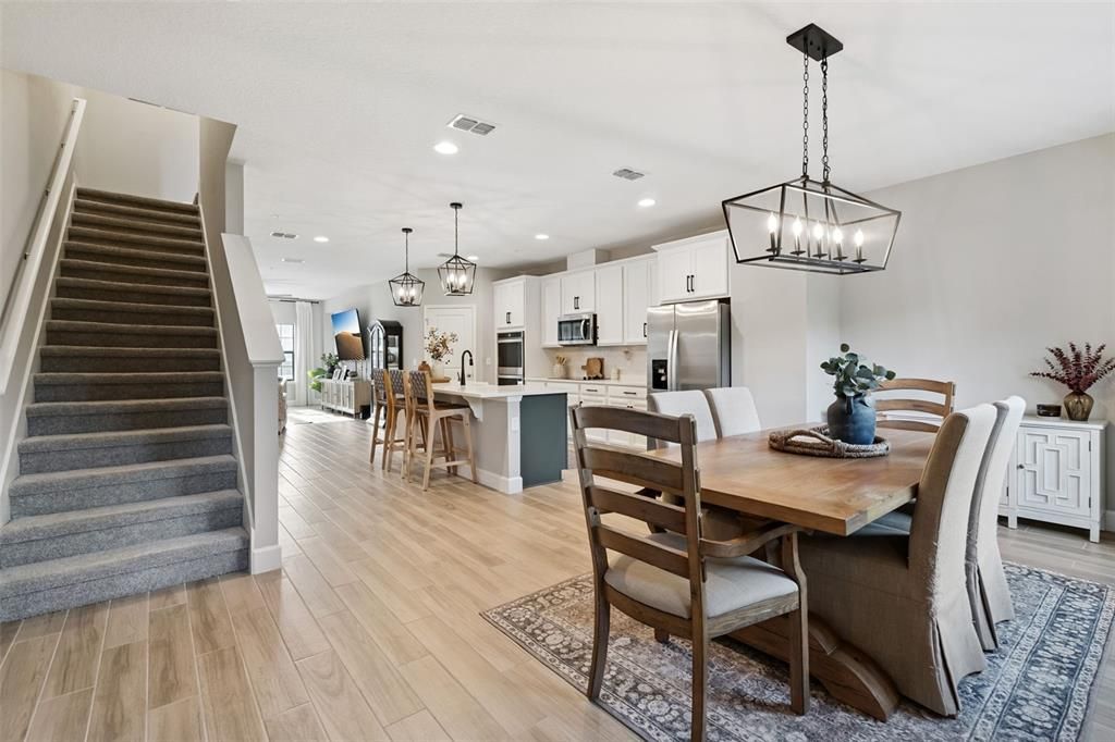 Под контрактом: $499,000 (4 спален, 3 ванн, 2359 Квадратных фут)