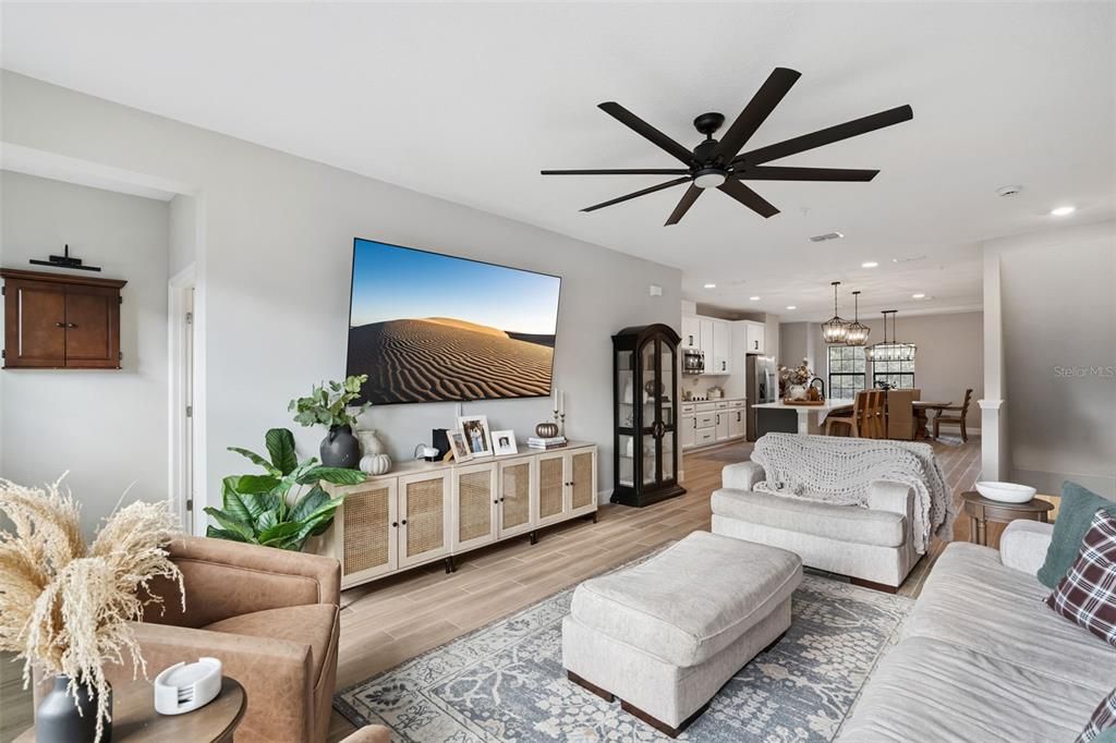 Под контрактом: $499,000 (4 спален, 3 ванн, 2359 Квадратных фут)