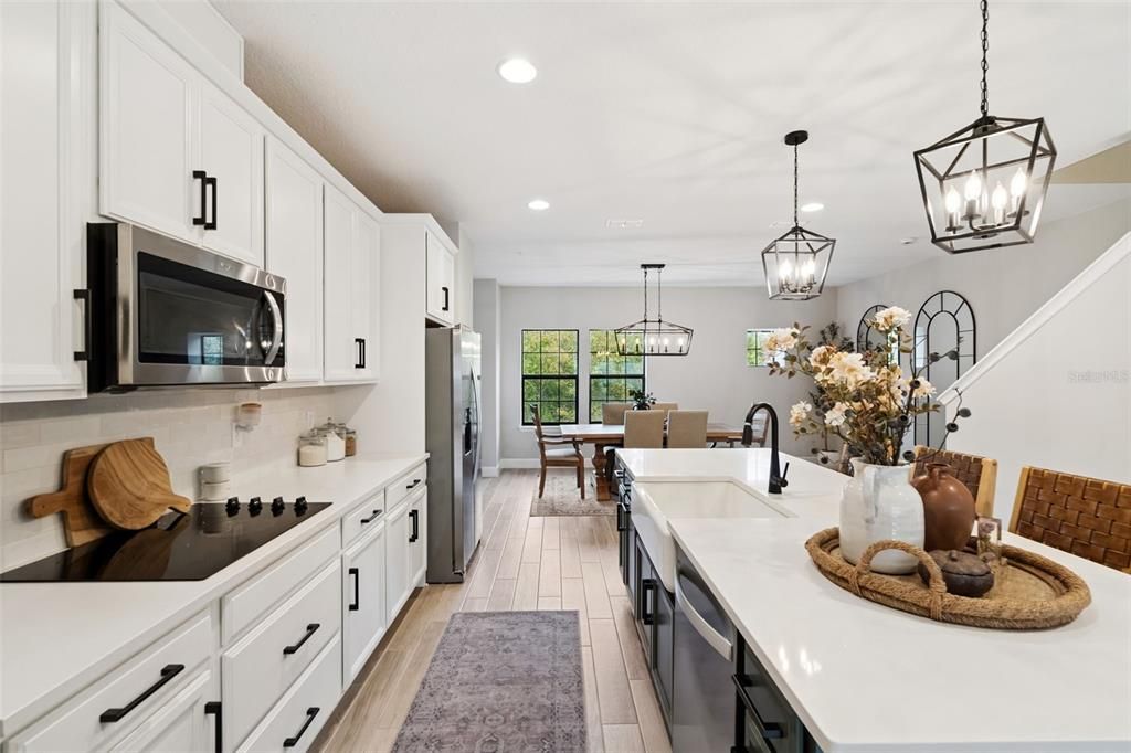 Под контрактом: $499,000 (4 спален, 3 ванн, 2359 Квадратных фут)