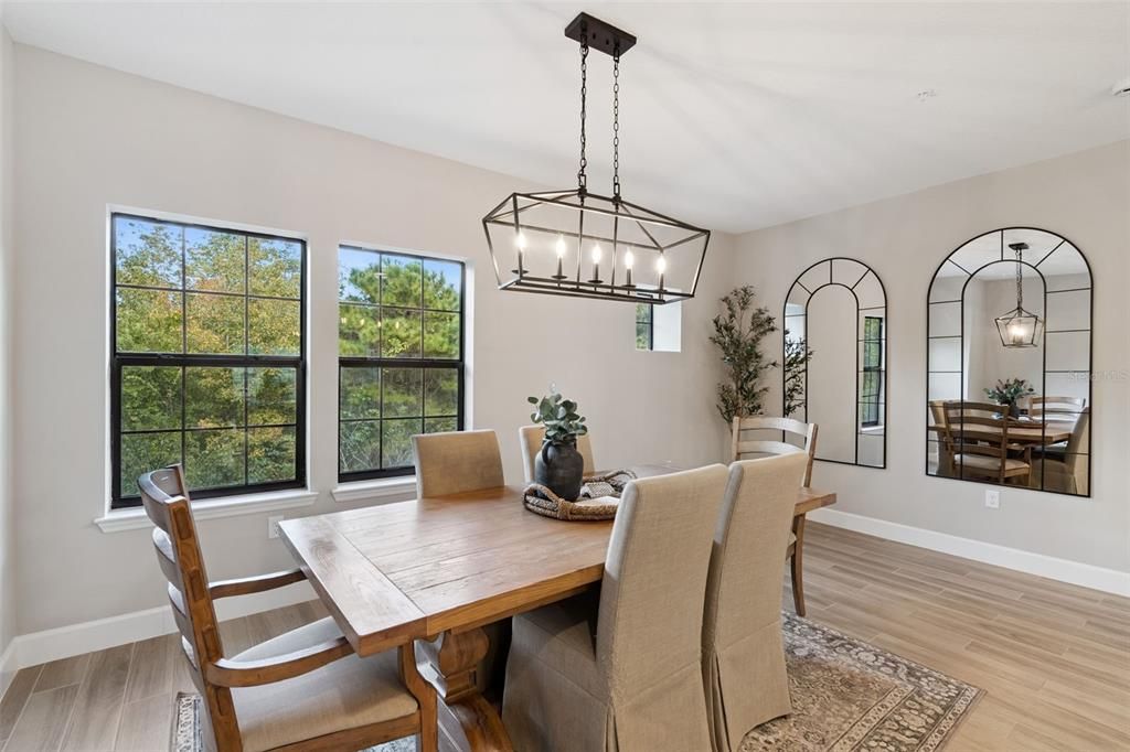 Под контрактом: $499,000 (4 спален, 3 ванн, 2359 Квадратных фут)