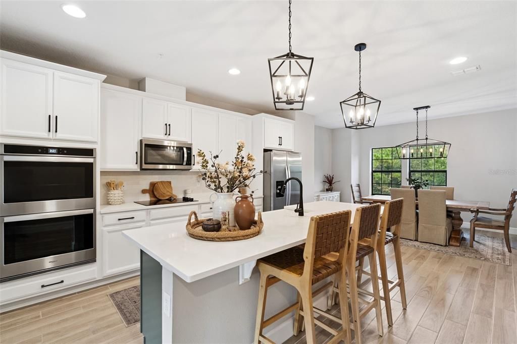 Под контрактом: $499,000 (4 спален, 3 ванн, 2359 Квадратных фут)